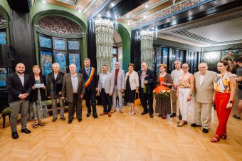 Szankcionál és bocsánatot kér a marosvásárhelyi városháza a duplán odaítélt díszpolgári cím miatt