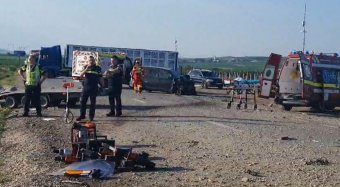 Öt személy vesztette életét egy közúti balesetben