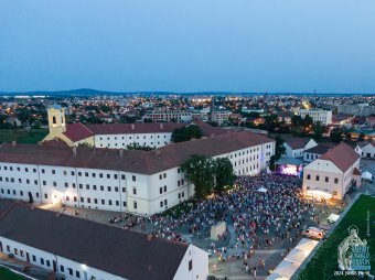 Pezsgés a középkori falak között: a határtalan jókedvé volt a főszerep a 12. Szent László Napokon