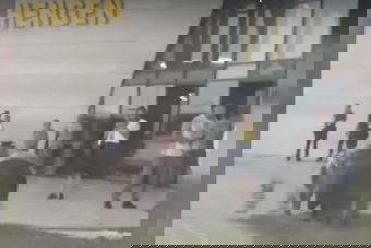 Hol néhány hízott sertéssel, hol csatornabűzzel fogadja az utasokat a temesvári repülőtér frissen átadott schengeni terminálja