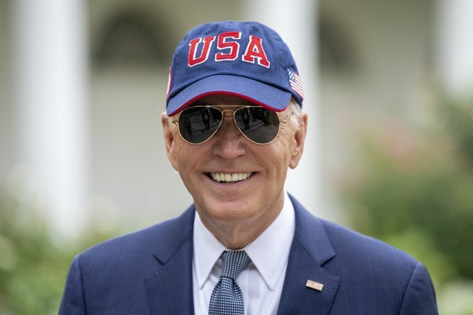 Biden Trump legyőzésének szükségességével indokolja a visszalépését, Trump plagizálással vádolja Harrist