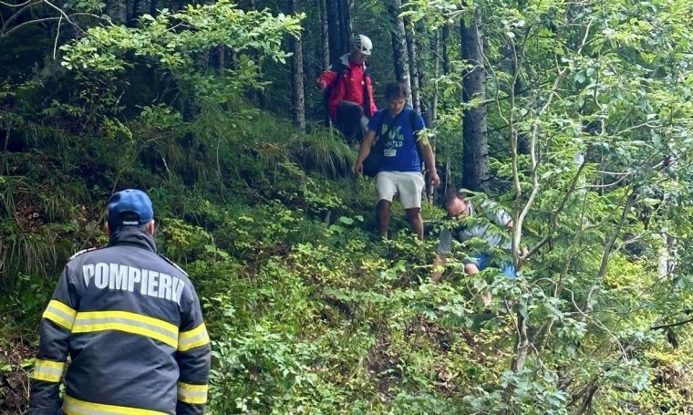 Beomlott a Románia legmagasabb hegycsúcsára vezető út, több tucat turistát kellett kimenekíteni