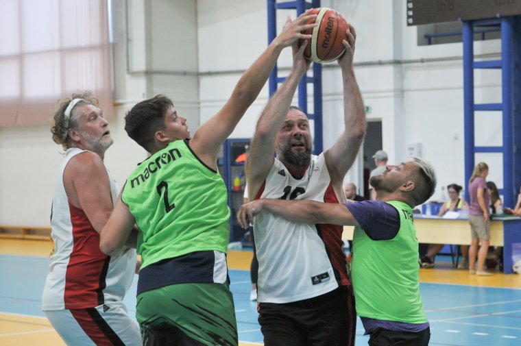 Pont úgy megszenved a színész is a sportpályán, mint bárki más – Romániai szinten egyedülálló esemény Temesváron