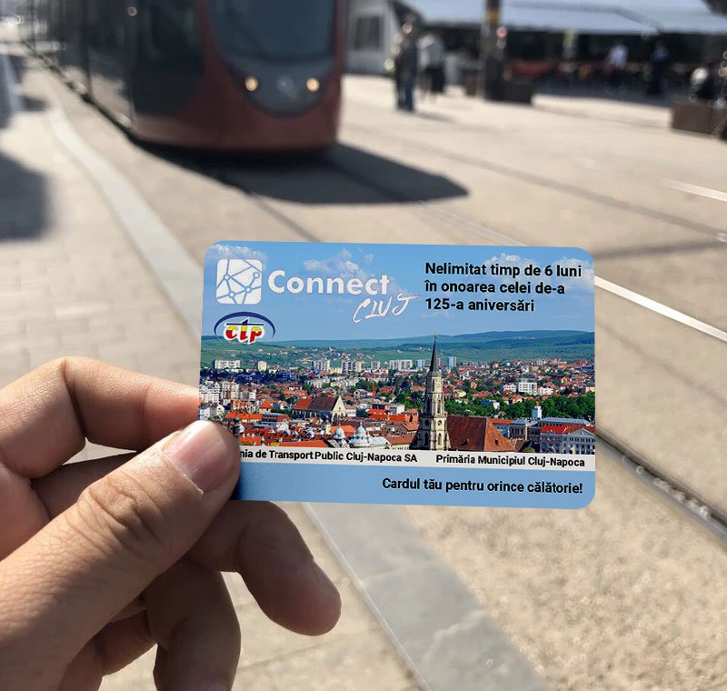 A valószínűsíthetően álprofillal rendelkező utas kommentben mutatja meg a kártyát •  Fotó: Facebook/Сard de transport in comun Cluj Napoca
