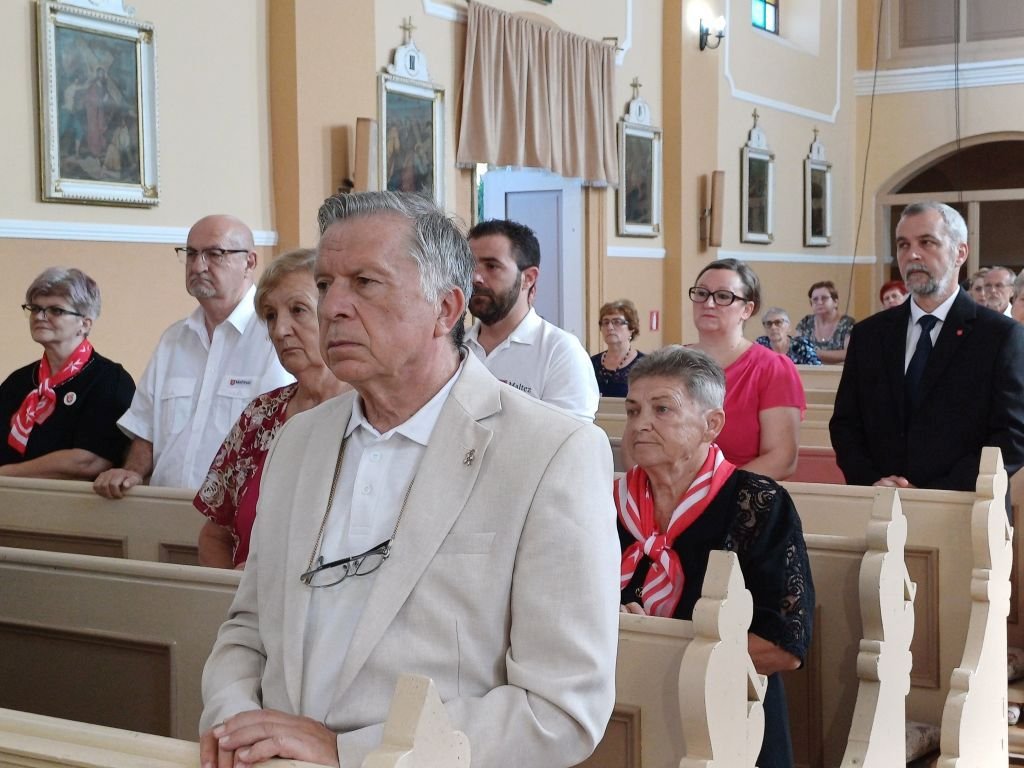 Puskás Bálint (elöl), a romániai Máltai Szeretetszolgálat tiszteletbeli elnöke •  Fotó: Pataky Lehel Zsolt