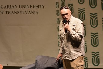 Robert C. Castel szerint világrendszerváltás zajlik körülöttünk, mindenre fel kell készülni