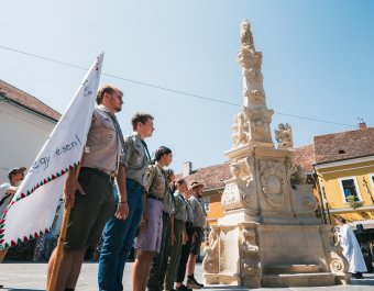 Felszentelték a Kolozsvár belvárosába visszaállított Mária-oszlopot, a remény, a hit és a hála jelképét