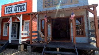 A western filmek világa fogadja a kincses városi szabadtéri tematikus múzeum látogatóit