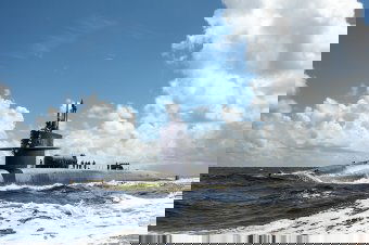 Tengeralattjárót és egy új repülőgép-hordozó egységet is a Közel-Keletre vezényelt Izrael védelmére Washington