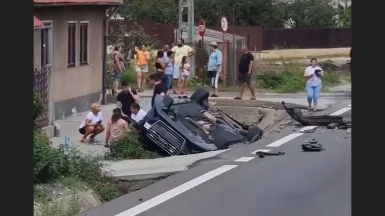 FRISSÍTVE – Autóbalesetet szenvedett, kórházba szállították a minisztert