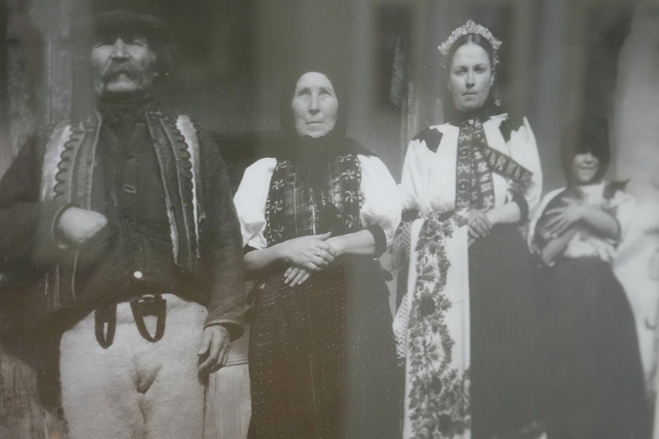 Kalotaszegiek 1903-ban •  Fotó: Oláh-Badi Levente