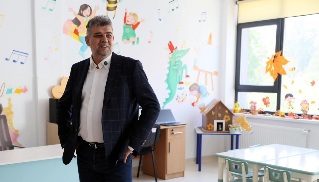 A miniszterelnök már szombaton elkezdte az iskolavizitet •  Fotó: Facebook/Marcel Ciolacu