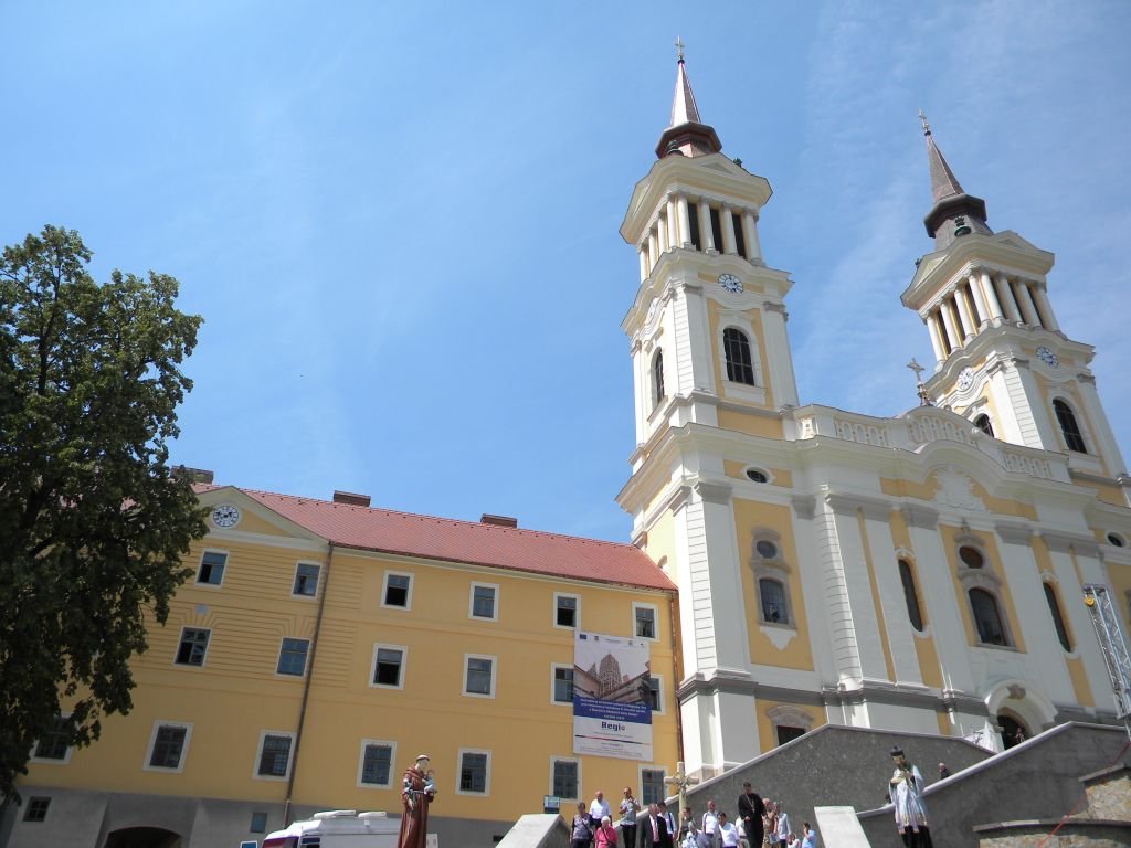 A felújított kegytemplom és rendház újraszentelése 2015-ben •  Fotó: Pataky Lehel Zsolt