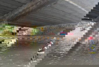 Októberi ítéletidő: vörös riasztást adtak ki Románia több megyéjére is, Erdély egy részén is sok eső várható