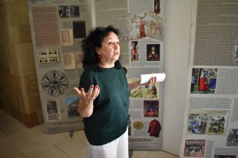 Hogyan öltözködtek, mit és mivel ettek, ittak, kik és mit tanultak a középkori Magyarországon?