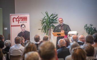 Márton Áron szentté avatási eljárásának jelenlegi helyzetét is ismertették a püspök szülőfalujában tartott konferencián