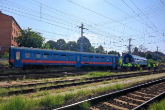 Nincs sérültje a Kolozsvár–Budapest-járat kisiklásának, zajlik a műszaki mentés