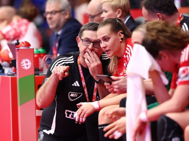 A románok ellen biztosíthatja be Eb-elődöntős helyét a magyar női kézilabda-válogatott