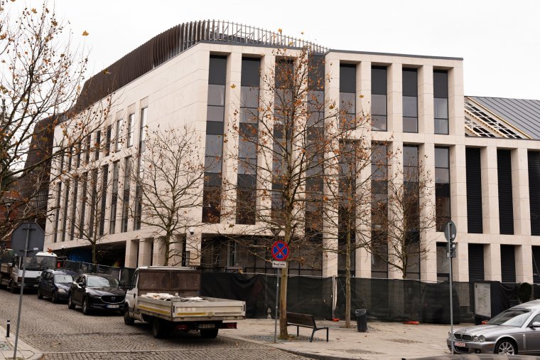 Ellenszélben épített parkolóházat Kolozsvár belvárosában a református egyház nyugdíjintézete