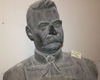 A román hatóságok tüntették el, most ők követelik vissza: csak eredeti talapzatán állhat a Darányi-szobor köztéren