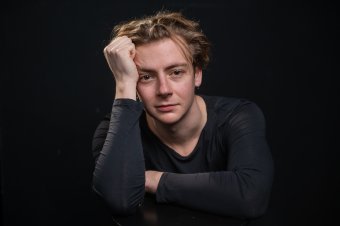 Szabadságvágy és kiútkeresés: Cseh Tamás-album „kel életre” a legújabb temesvári előadásban