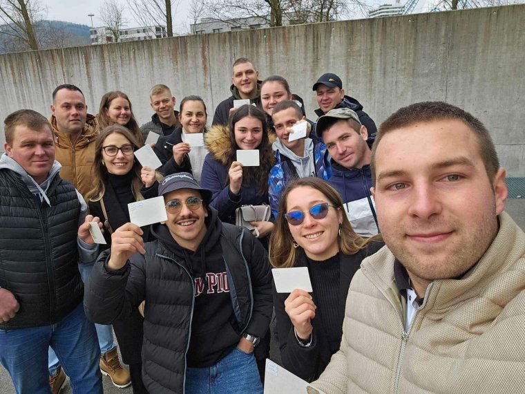 Svájcban dolgozó gyimesi fiatalok is szavaztak a parlamenti választáson