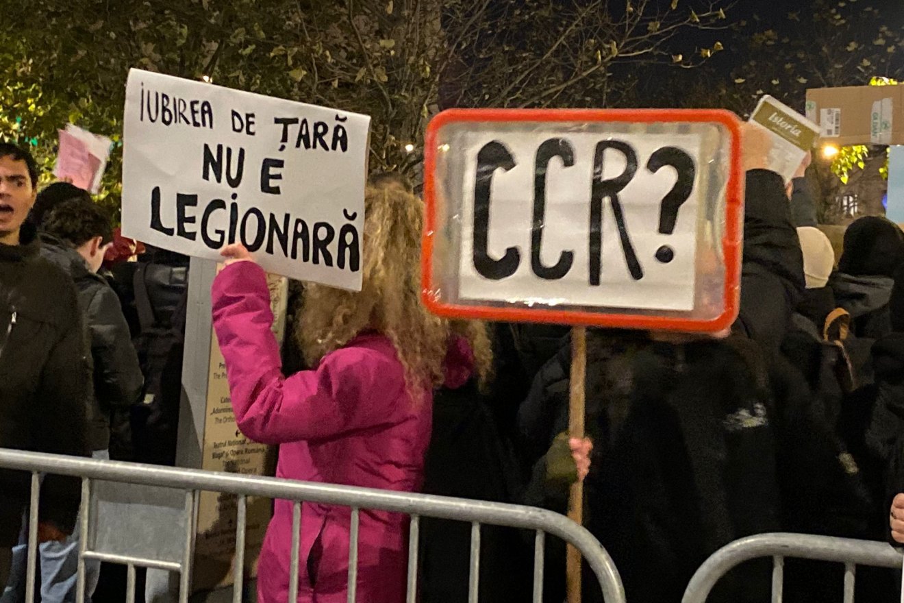 tüntettek