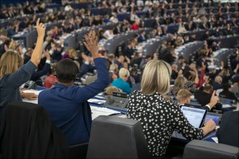 Hivatalba léphet von der Leyen második bizottsága, miután az EP áldását adta az új testületre