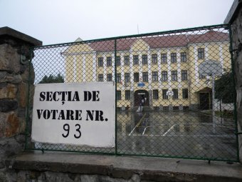 Második hely kiadó, Simion a befutó?