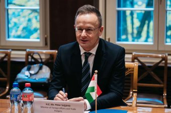 Szijjártó Péter: a mi érdekünk az, hogy Romániának stabil kormánya legyen