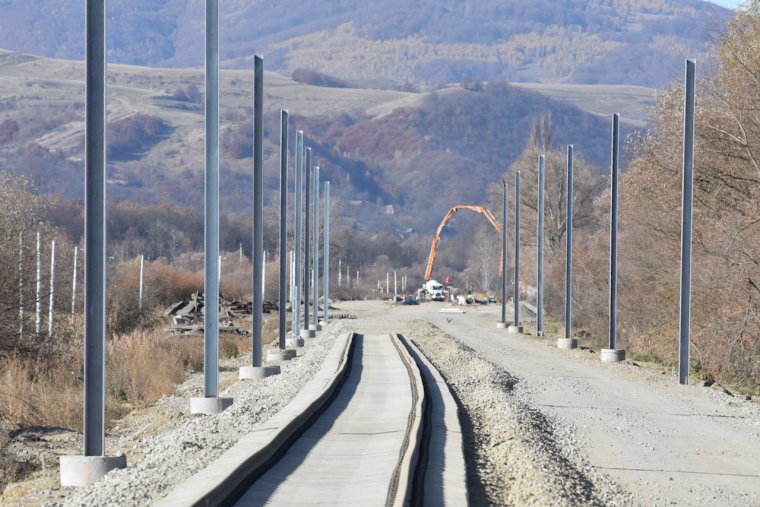 Vonat elé leguggolni: az „önpusztító” román vasút fejlesztéseiről