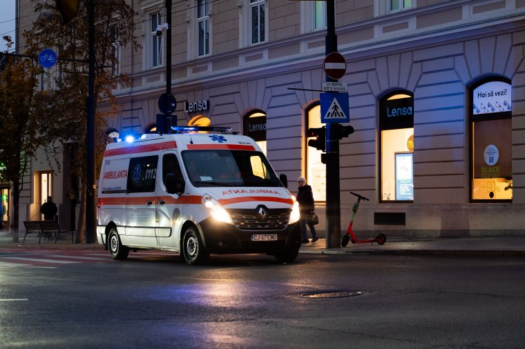 Nem volt ügyeletes a börtönben, mentővel kórházba szállították Elena Udreát
