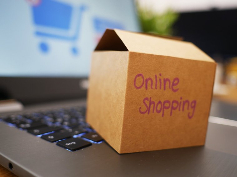 Pontokba szedve ad hasznos tanácsokat a román rendőrség a fekete pénteki online csalások megelőzésére