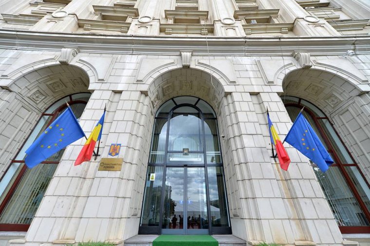 Megközelíti az 1,3 milliót a közalkalmazottak létszáma