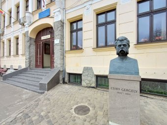 Aradi magyar személyiségek köztérről száműzött szobrait helyezik ismét talapzatra a partiumi megyeszékhelyen