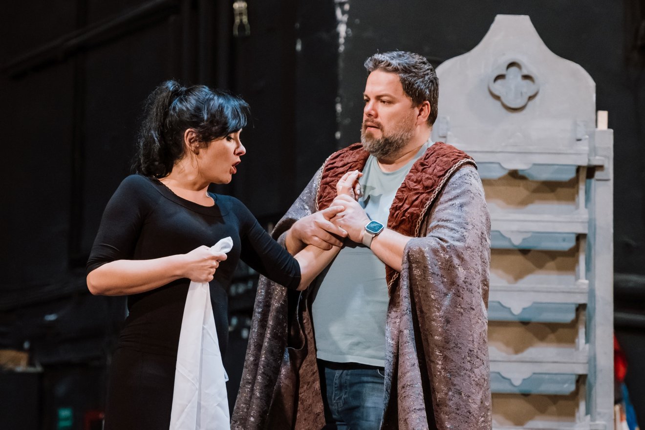 Az előadás főszerepeiben Covacinschi Yolandát és Pataki Adorjánt is láthatja a kolozsvári opera közönsége •  Fotó: Kolozsvári Magyar Opera / Török Ádám