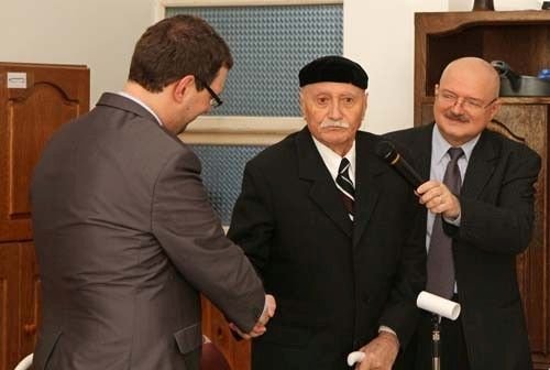 Dobai István (középen) 97 évesen hunyt el 2021-ben •  Fotó: Archív fotó
