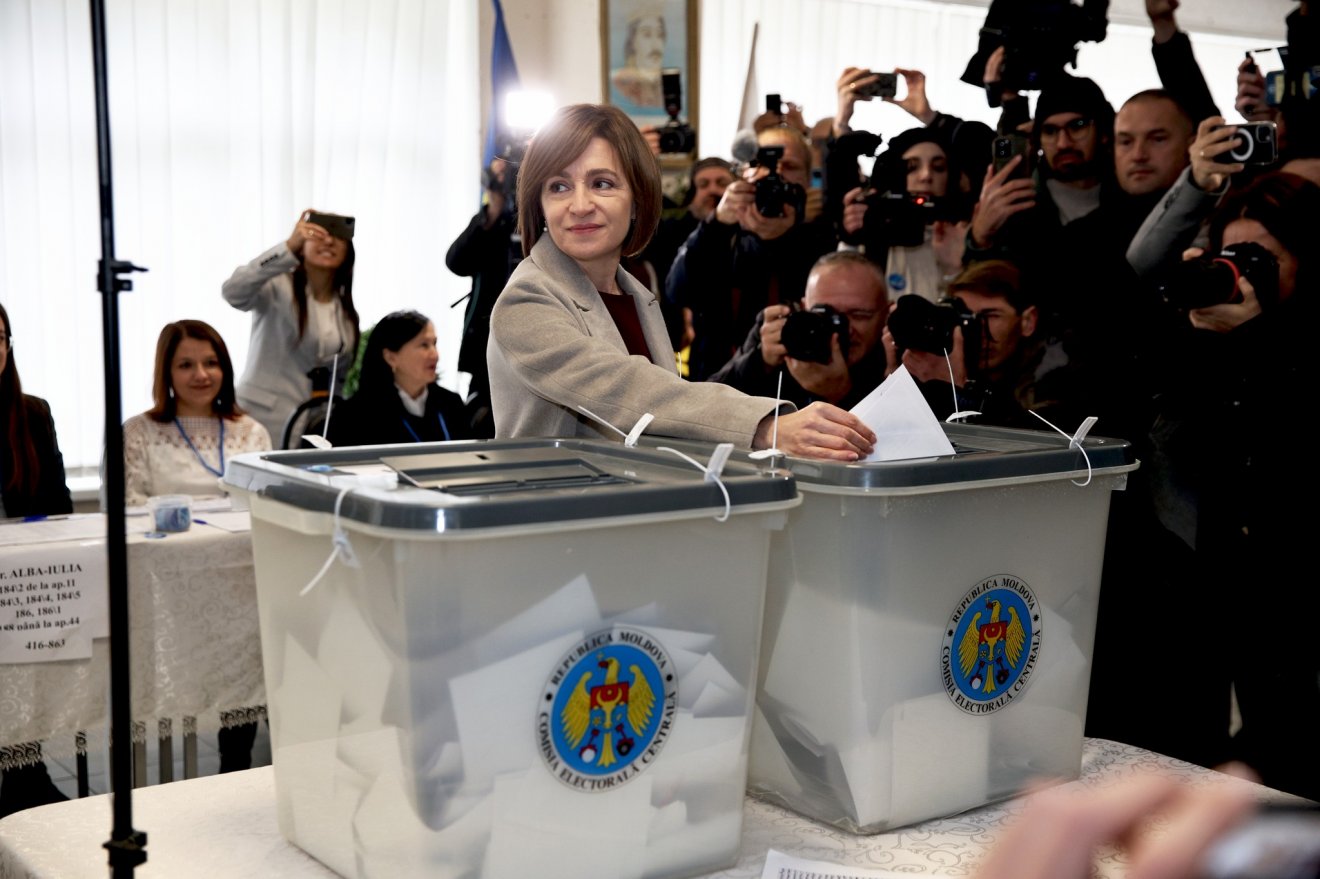 Első körös győzelem. Maia Sandu regnáló elnök nyerte az államfőválasztás első fordulóját Moldovában •  Fotó: Facebook/Maia Sandu