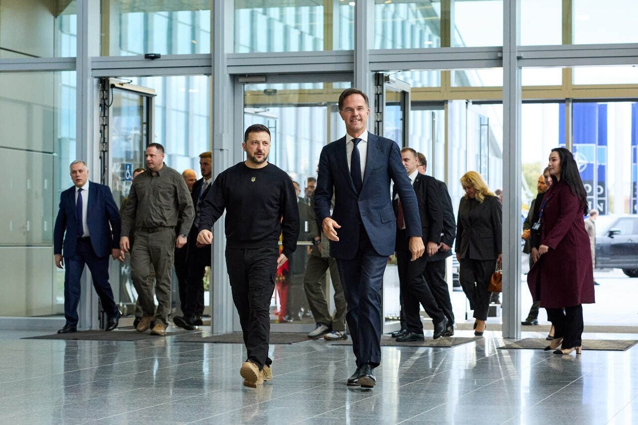 A Mark Rutte NATO-főtitkár által összehívott, Zelenszkij részvételével zajló találkozón az előzetes információk szerint szó lesz még az esetleges tűzszünet esetén felvetődő biztonsági garanciákról is