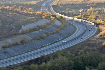 Sok-sok kilométernyi új autópálya a fa alatt