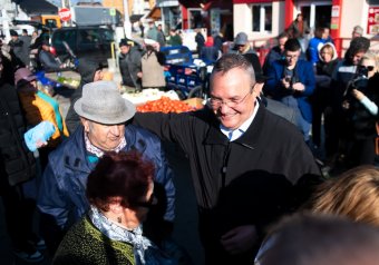 Felmérés: távol áll Ciucă a második fordulóba jutástól, a szélsőséges jelöltnek áll a zászló
