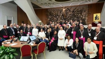 A nők szerepe és a gyermekek védelme erősítéséről határozott a Vatikánban a püspöki szinódus