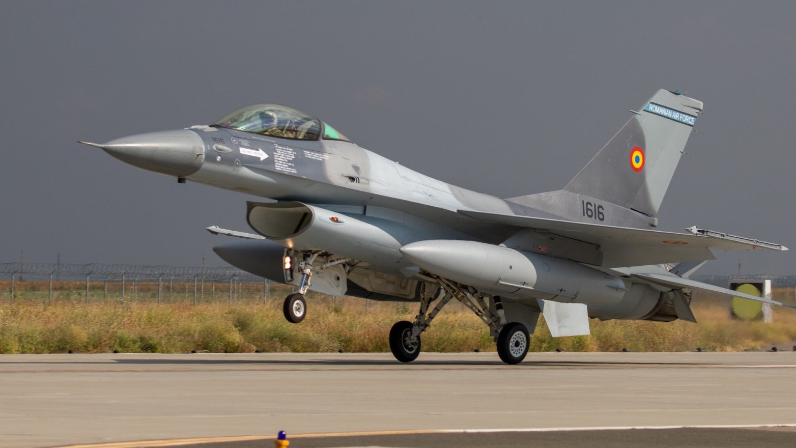 Több légi célpont jelent meg a román határ közelében, felszálltak az F–16-osok