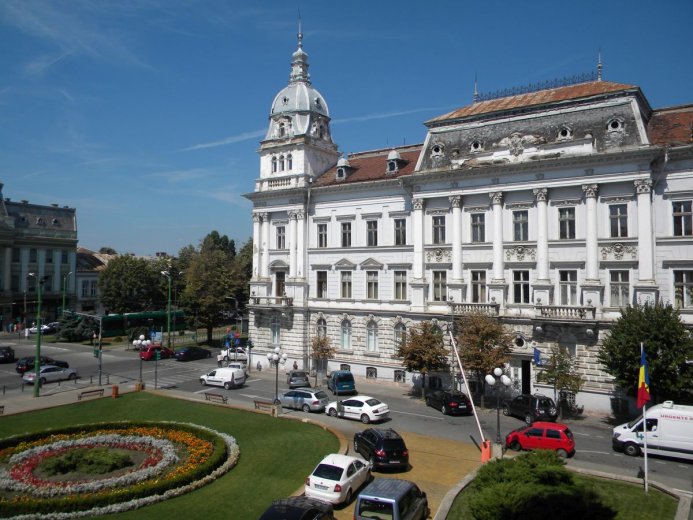 Hárít az aradi önkormányzat, a kormányt teszi felelőssé a lakóépületek több mint kétszeres adójáért