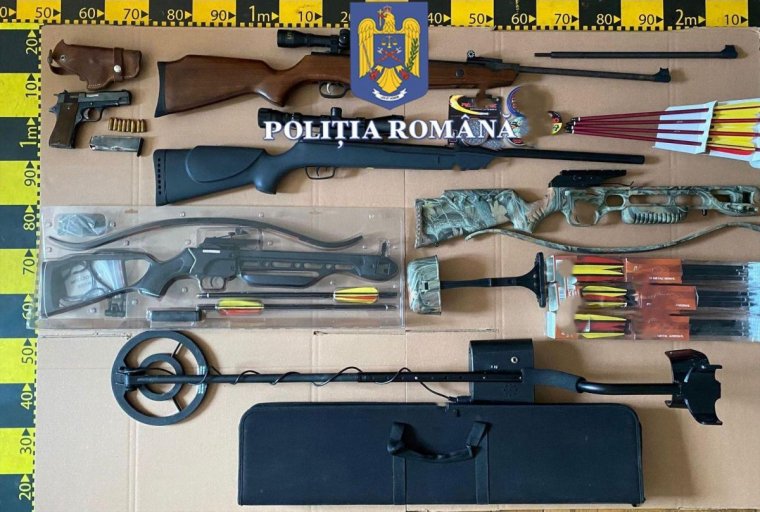 Arzenált találtak egy 64 éves férfi lakásán, hatósági felügyelet alá helyezték