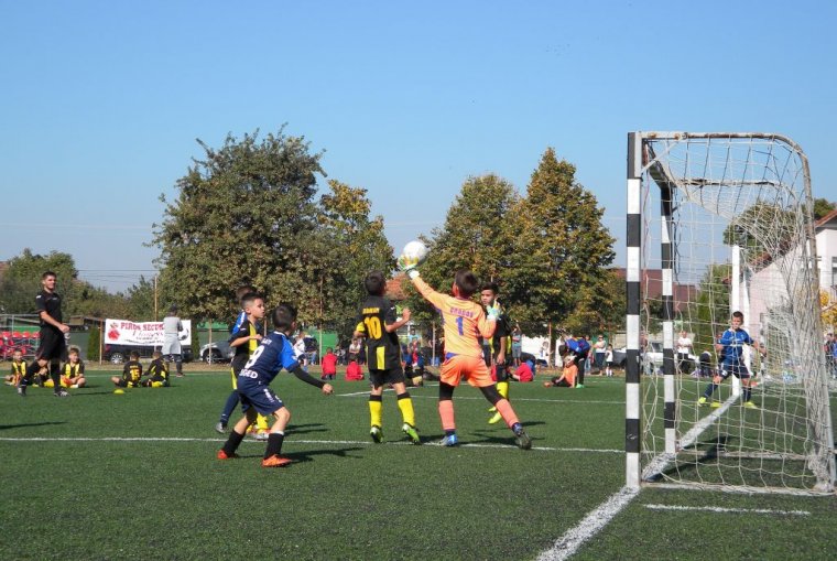 Töretlen lelkesedéssel zajlik az Interliga, román és magyar kölyökcsapatok közös futballbajnoksága