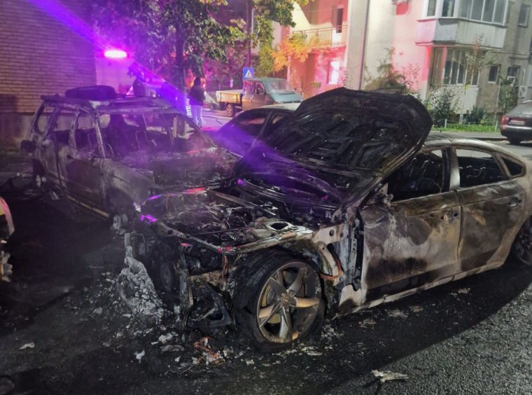 Több autó kiégett hajnalban a partiumi megyeszékhelyen