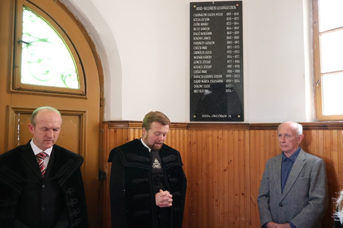 Bíró Botond és Vékony Zsolt tiszteletesek, valamint Lehoczky Ferenc, az emlékjelállítás kezdeményezője •  Fotó: Pataky Lehel Zsolt