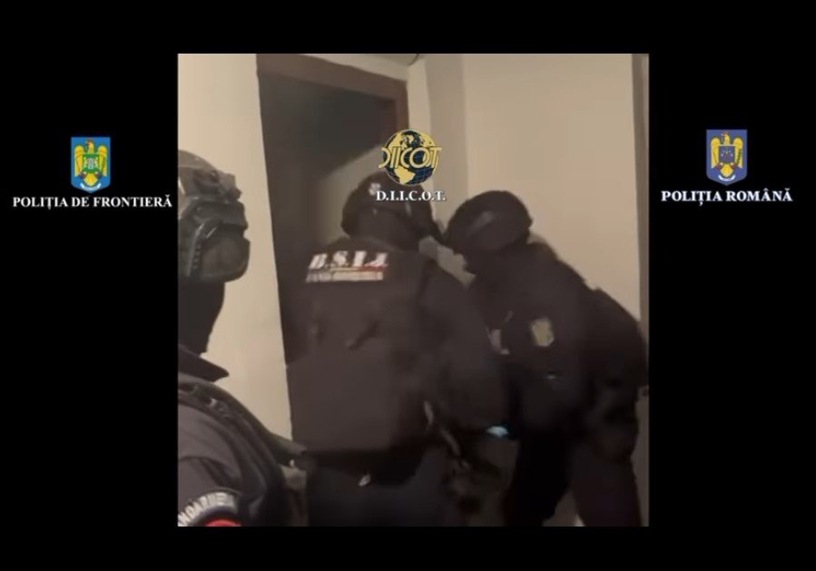 Egy tucat helyszínen tartottak házkutatást. Képünk illusztráció •  Fotó: Képernyőmentés / Román Rendőrség videója