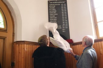 Emléktáblát avatott lelkipásztorai tiszteletére az Arad-belvárosi református gyülekezet